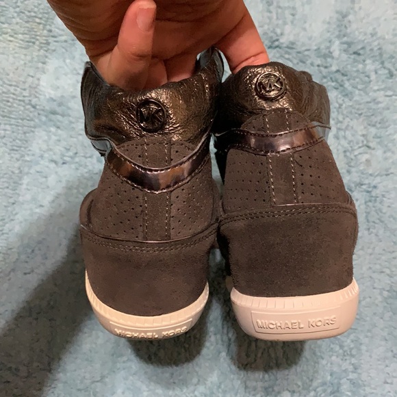 Michael Kors Nickel Grey Wedges - Picture 3 of 8